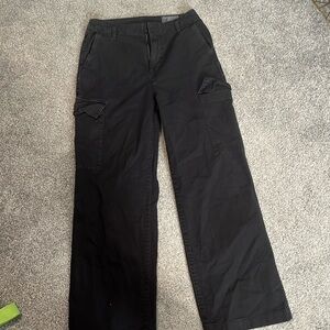 Gap loose khaki cargo pants. Black. Size 4.
